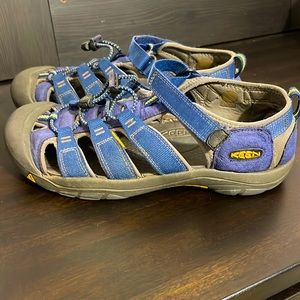 Keen Youth sandal/adventure shoes